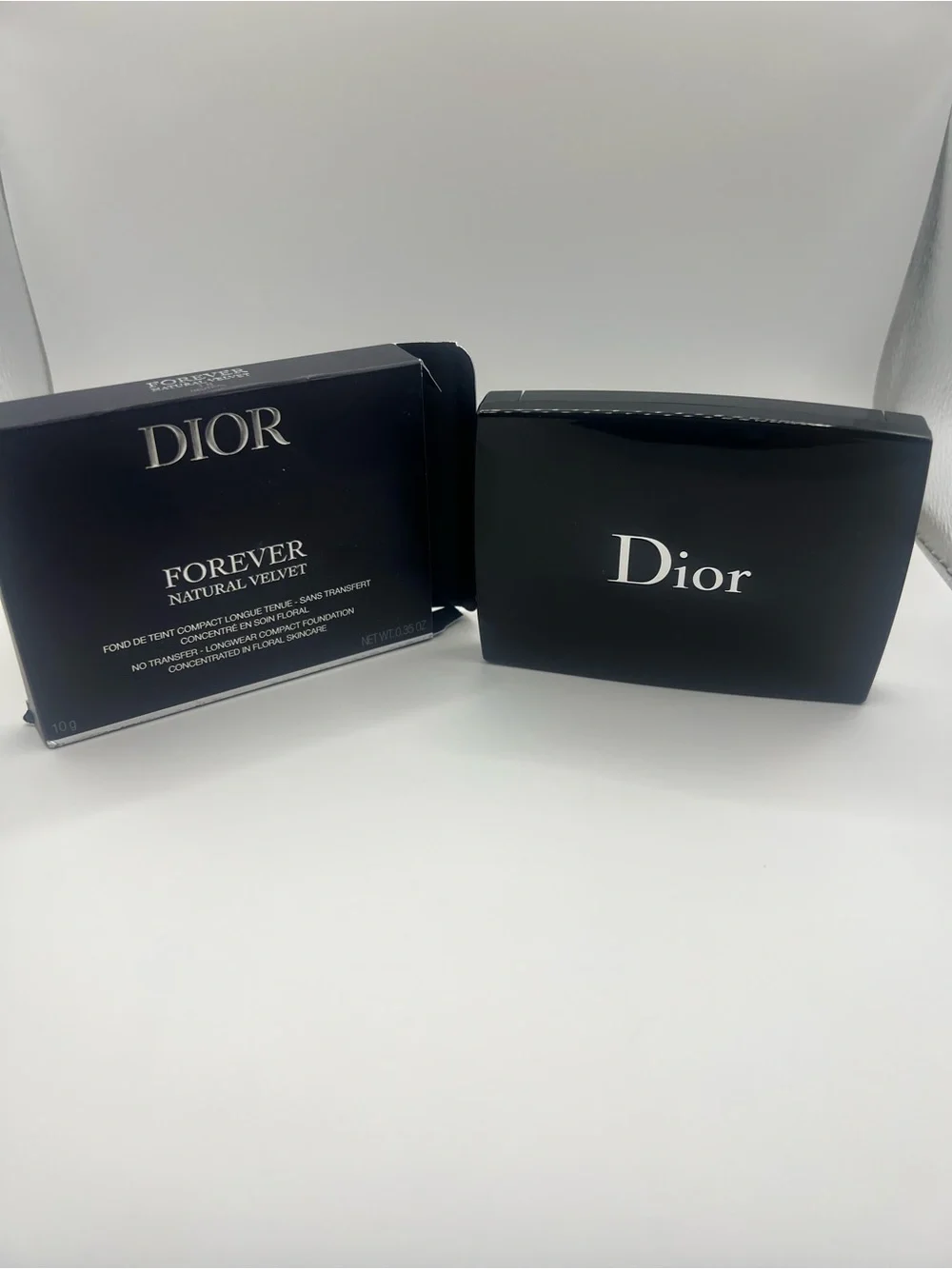 Dior Forever Natural Velvet Compact - Black and White Accents